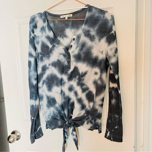 EUC C&C California Navy Tie Dye Henley Long Sleeve Top Small - Picture 3 of 7